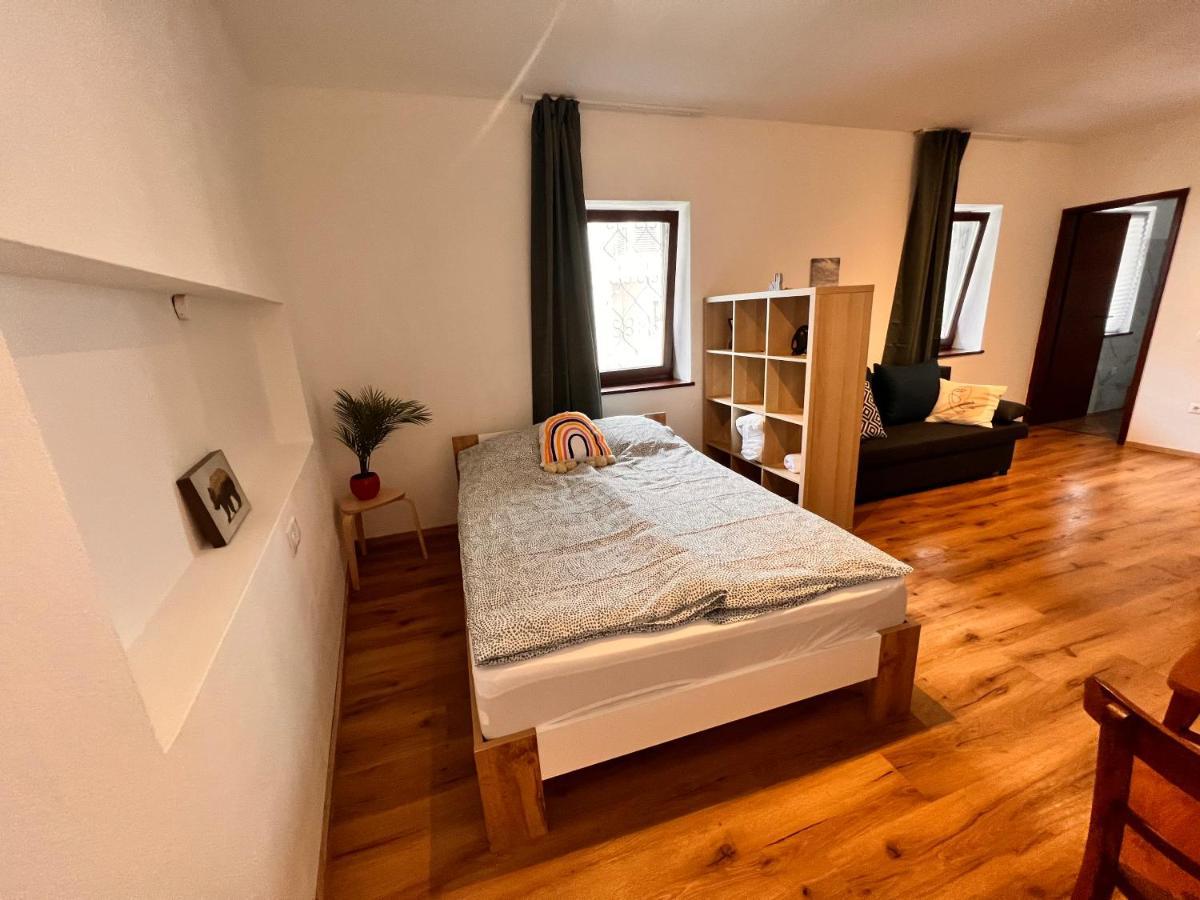 Perfekte Lage! Ganze Wohnung Burgblick Residenz Sankt Veit an der Glan Exterior photo